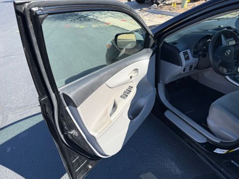 Used 2013 Toyota Corolla L image 10