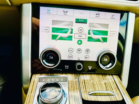 Used 2018 Land Rover Range Rover HSE image 23