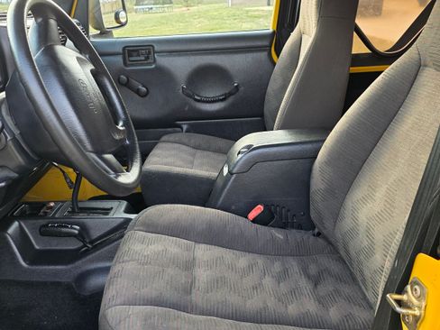 Used 2004 Jeep Wrangler X w/ Wheel Plus Group image 12