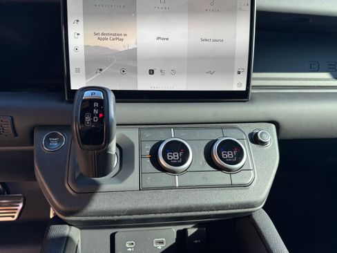 Used 2023 Land Rover Defender 90 V8 image 18