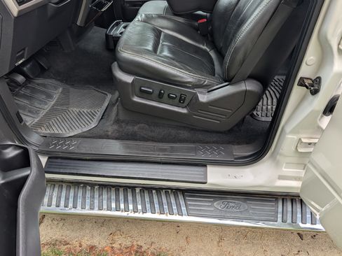 Used 2010 Ford F150 Lariat image 22