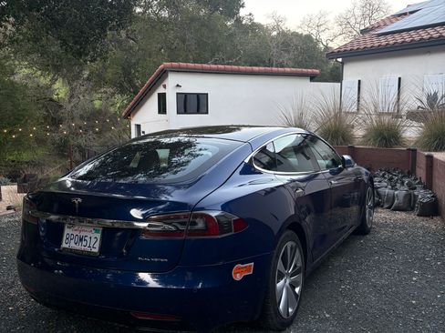 Used 2020 Tesla Model S Long Range Plus image 5