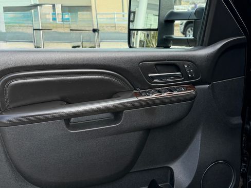 Used 2012 GMC Sierra 2500 Denali w/ Suspension Package, Off-Road image 4