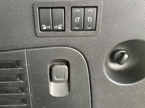 Used 2020 GMC Yukon XL Denali w/ Denali Premium Package image 26