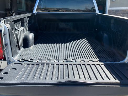 Used 2019 Chevrolet Silverado 1500 LT image 4