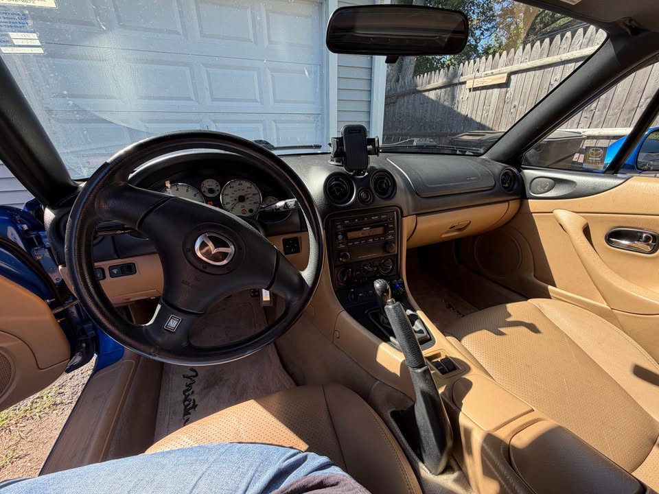 Used 2002 MAZDA MX-5 Miata LS RWD image 9