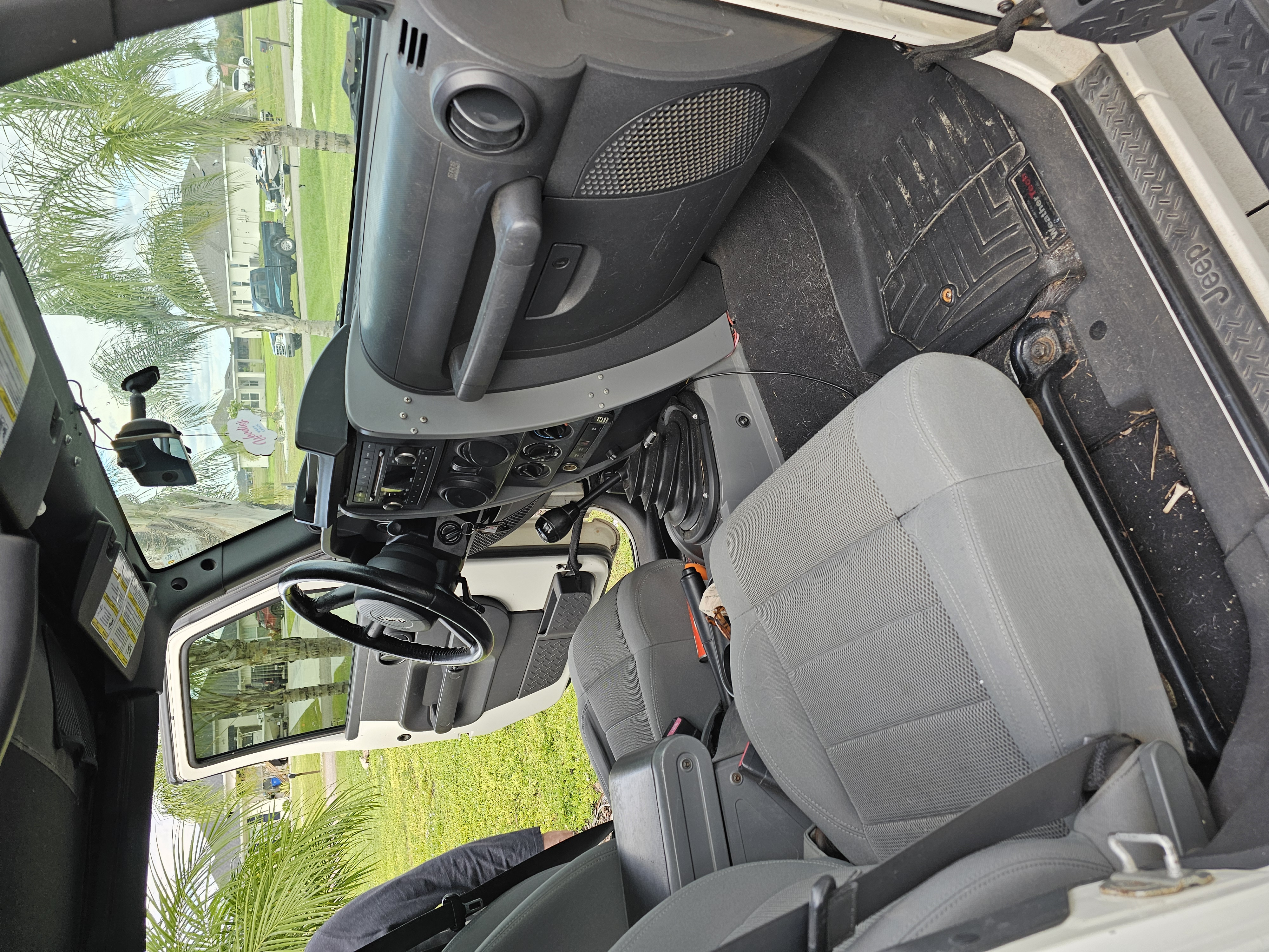 Used 2007 Jeep Wrangler Rubicon w/ Dual Top Group AWD/4WD image 10