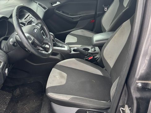 Used 2014 Ford Focus SE w/ SE Sport Package image 5