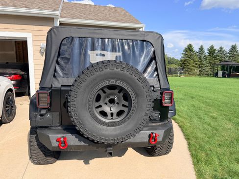 Used 2009 Jeep Wrangler Unlimited Sahara w/ Dual Top Group AWD/4WD image 2
