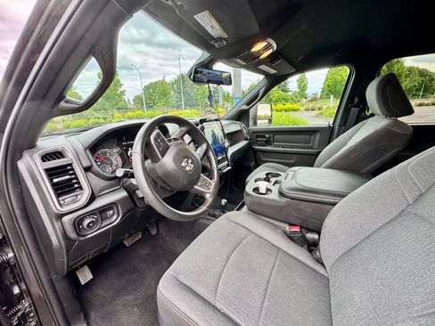 Used 2024 RAM 3500 Tradesman w/ Chrome Appearance Group AWD/4WD image 6