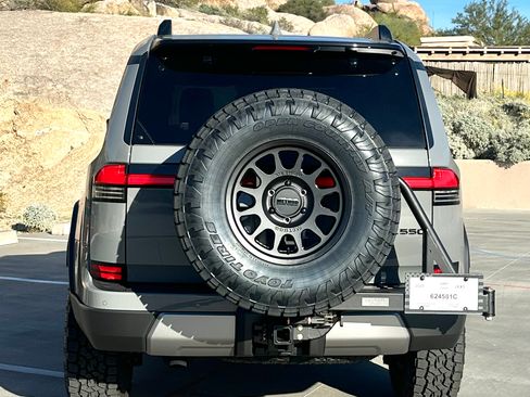 Used 2025 Lexus GX 550 image 9