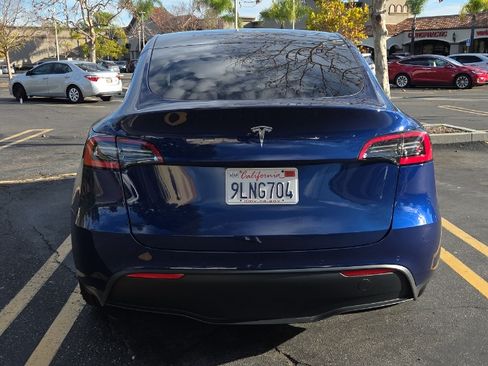 Used 2021 Tesla Model Y 2WD image 2