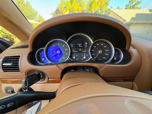 Used 2004 Porsche Cayenne Turbo image 18