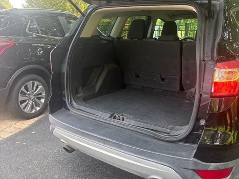 Used 2018 Ford Escape SE w/ SE Sync 3 Package AWD/4WD image 10