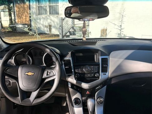 Used 2012 Chevrolet Cruze LS w/ Connectivity Package image 11