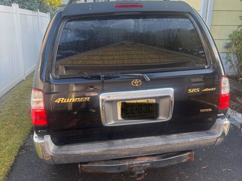Used 2002 Toyota 4Runner SR5 image 2