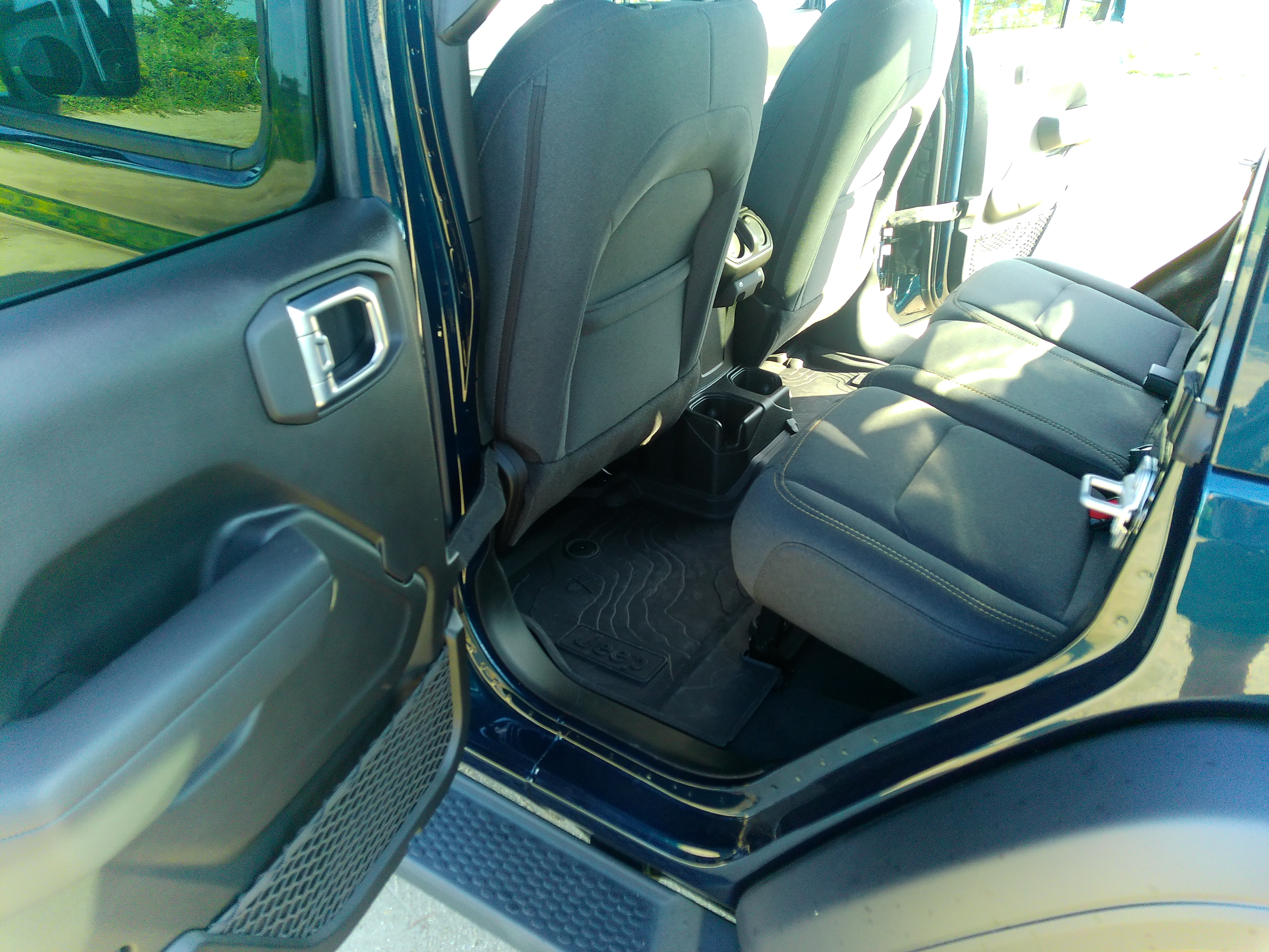 Used 2025 Jeep Wrangler Unlimited Sport AWD/4WD image 8