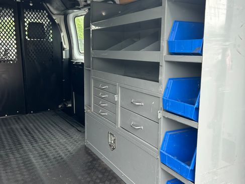 Used 2018 Ford Transit 250 130 Low Roof w/ Exterior Upgrade Package RWD image 15
