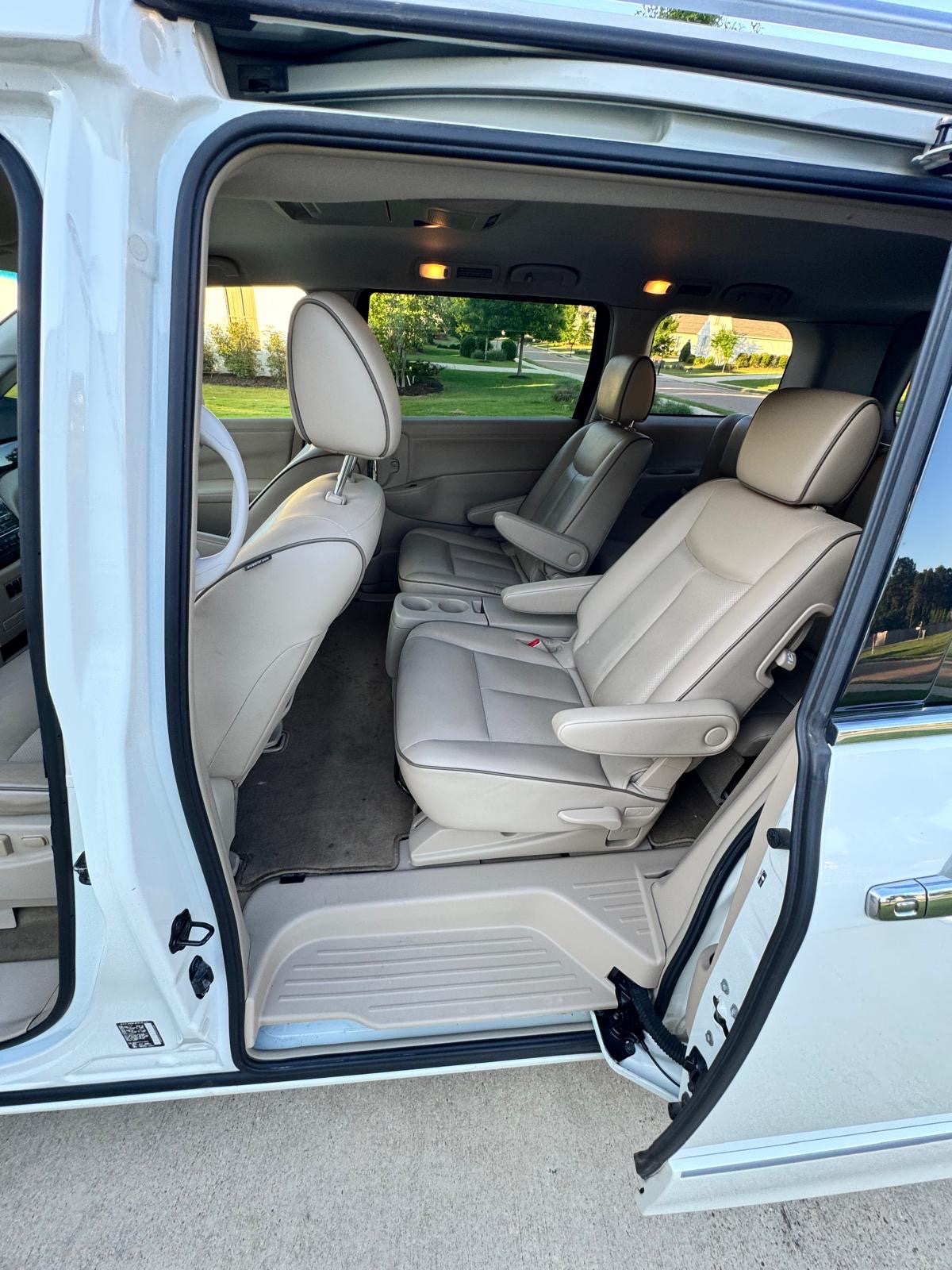 Used 2015 Nissan Quest SL FWD image 9