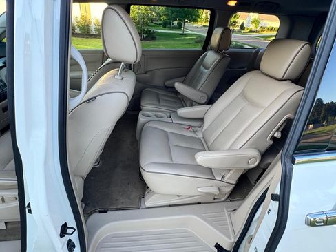 Used 2015 Nissan Quest SL FWD image 9