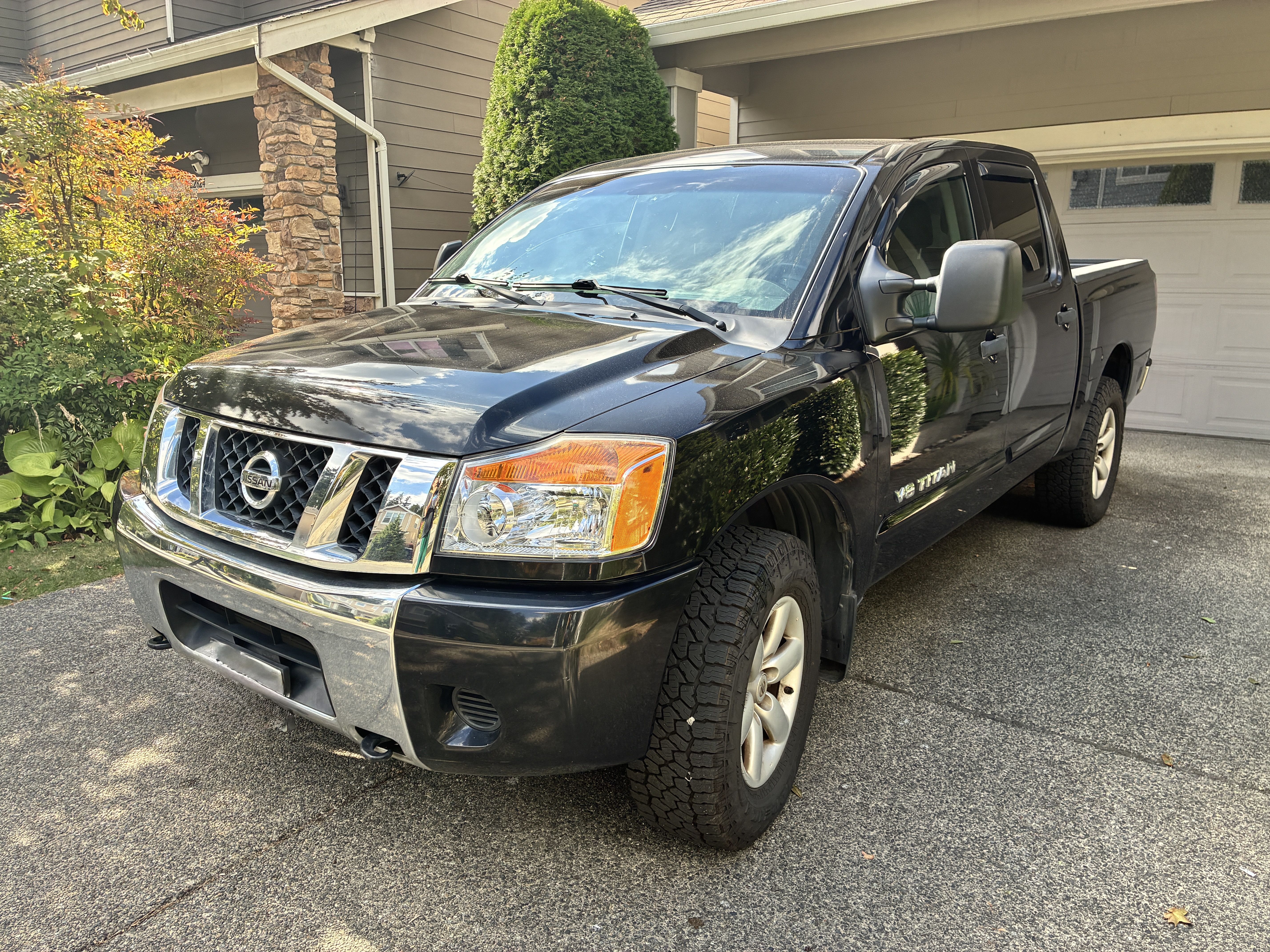 Used 2008 Nissan Titan SE AWD/4WD image 5
