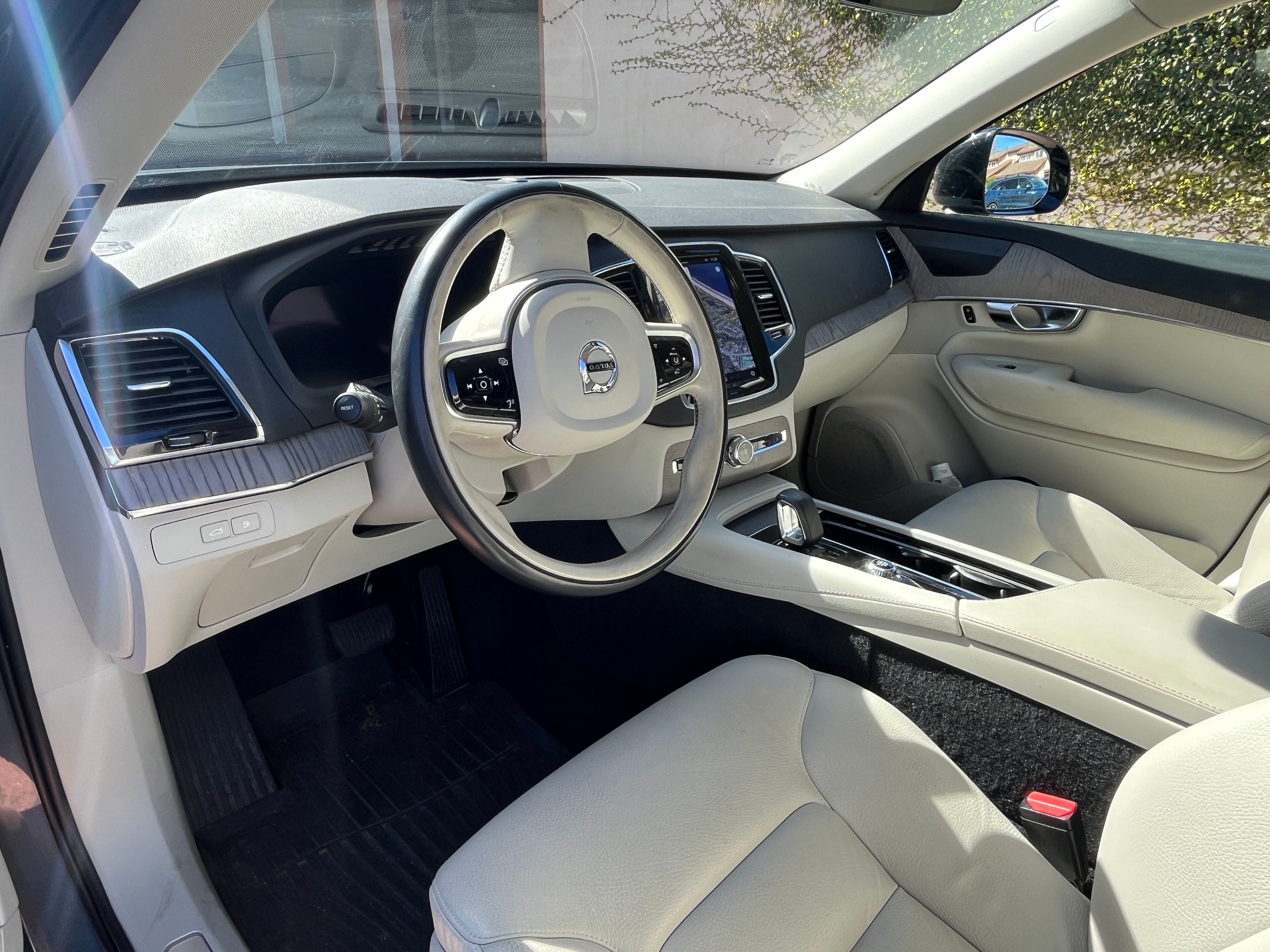 Used 2023 Volvo XC90 T8 Plus AWD/4WD image 6