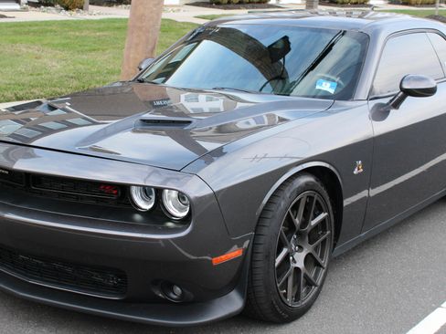 Used 2018 Dodge Challenger R/T Scat Pack w/ Leather Interior Group RWD image 1
