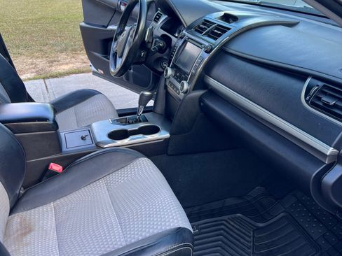 Used 2014 Toyota Camry SE image 12