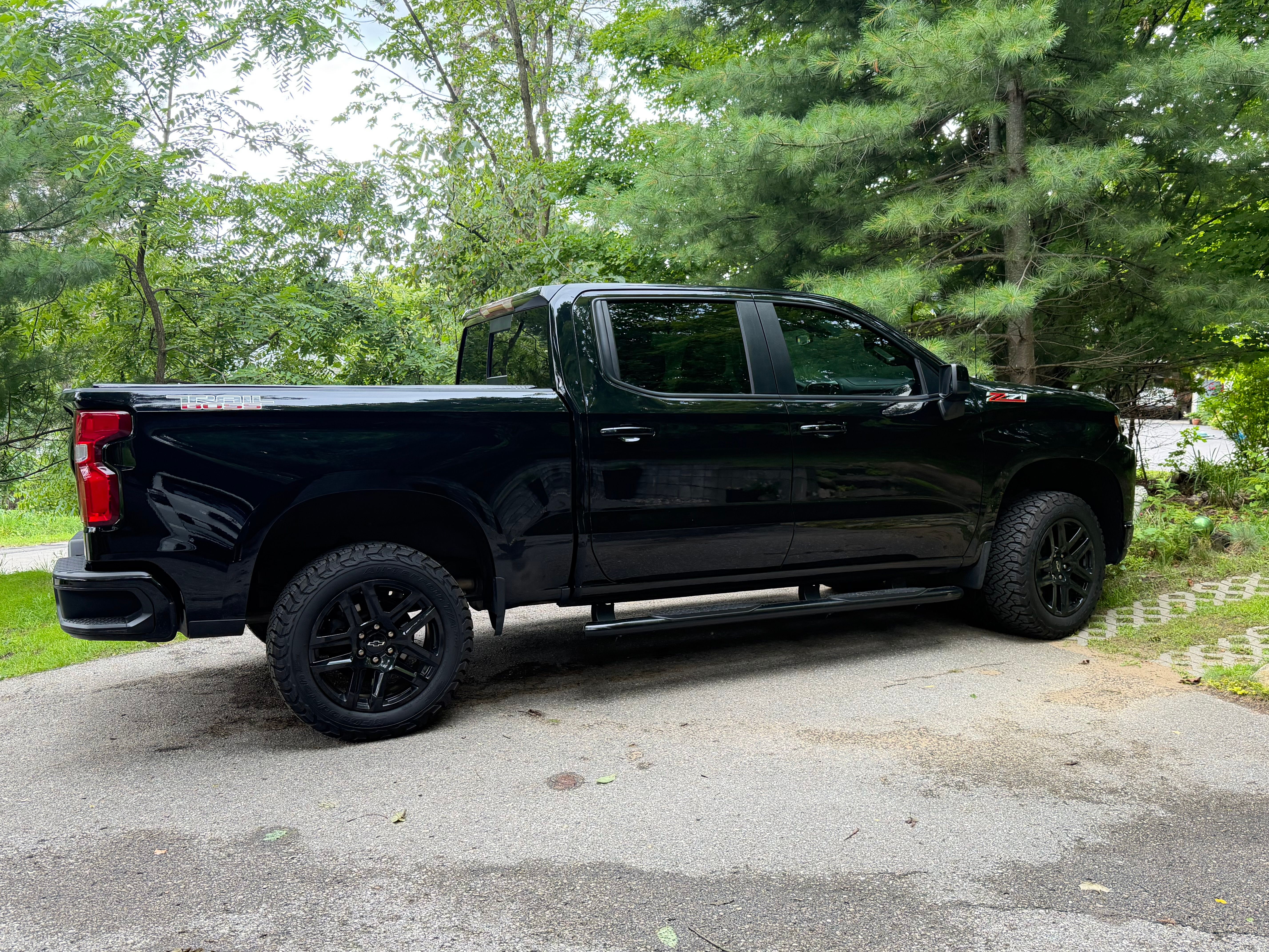 Used 2021 Chevrolet Silverado 1500 LT Trail Boss w/ Convenience Package II AWD/4WD image 4