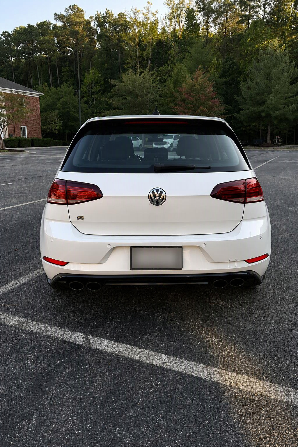 Used 2018 Volkswagen Golf R 4-Door AWD/4WD image 4