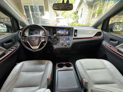 Used 2015 Toyota Sienna Limited Premium AWD/4WD image 12
