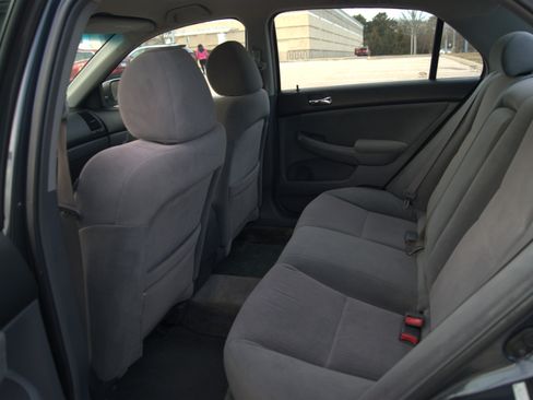 Used 2005 Honda Accord LX image 10