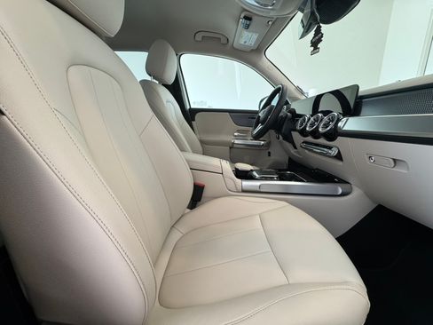 Used 2022 Mercedes-Benz EQB 300 4MATIC image 13