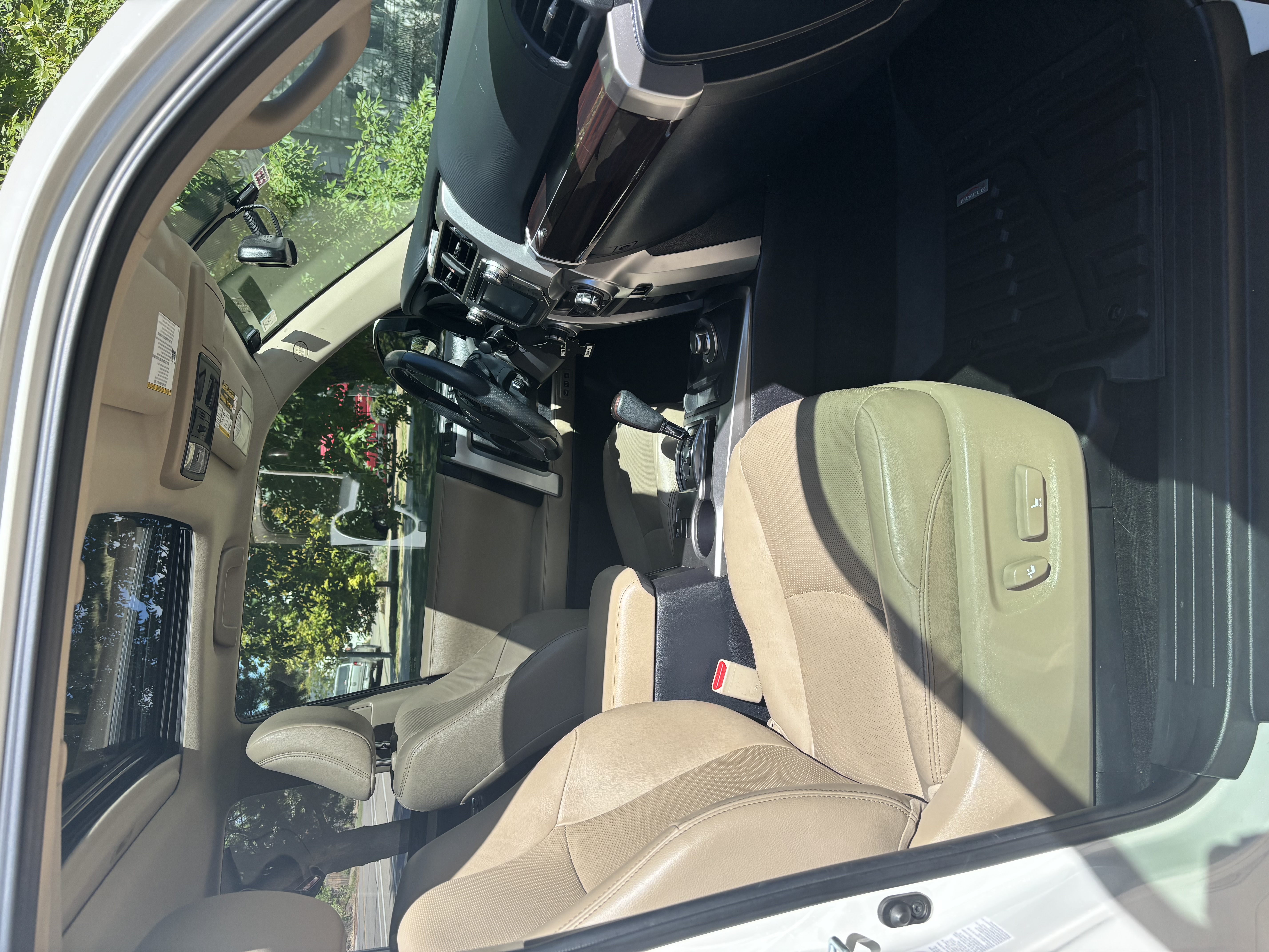 Used 2016 Toyota 4Runner Limited AWD/4WD image 8