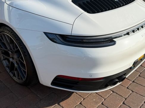 Used 2022 Porsche 911 Carrera image 15