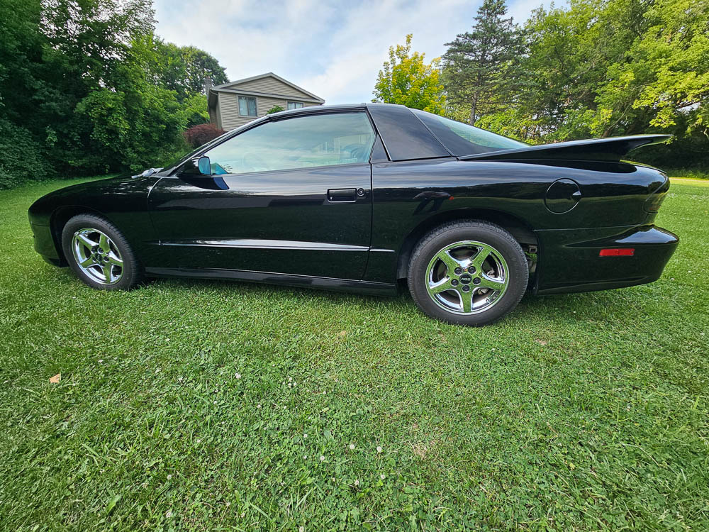 Used 1997 Pontiac Firebird Trans Am RWD image 8