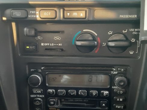 Used 2000 Toyota 4Runner SR5 image 16