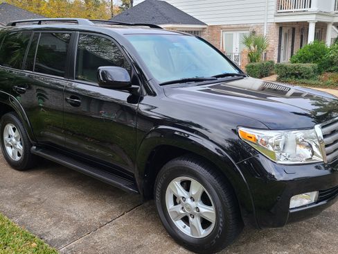 Used 2011 Toyota Land Cruiser w/ Upgrade Pkg image 16