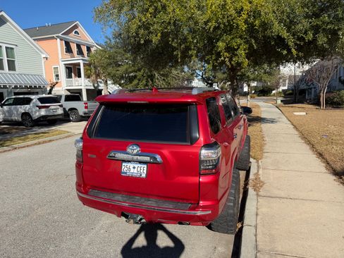Used 2018 Toyota 4Runner Limited image 4