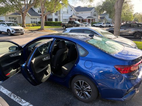 Used 2024 Kia Forte LXS w/ LXS Technology Package image 17