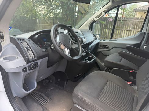 Used 2018 Ford Transit 350 XLT RWD image 8