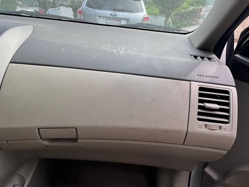 Used 2010 Toyota Corolla image 6