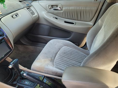 Used 1998 Honda Accord LX image 8