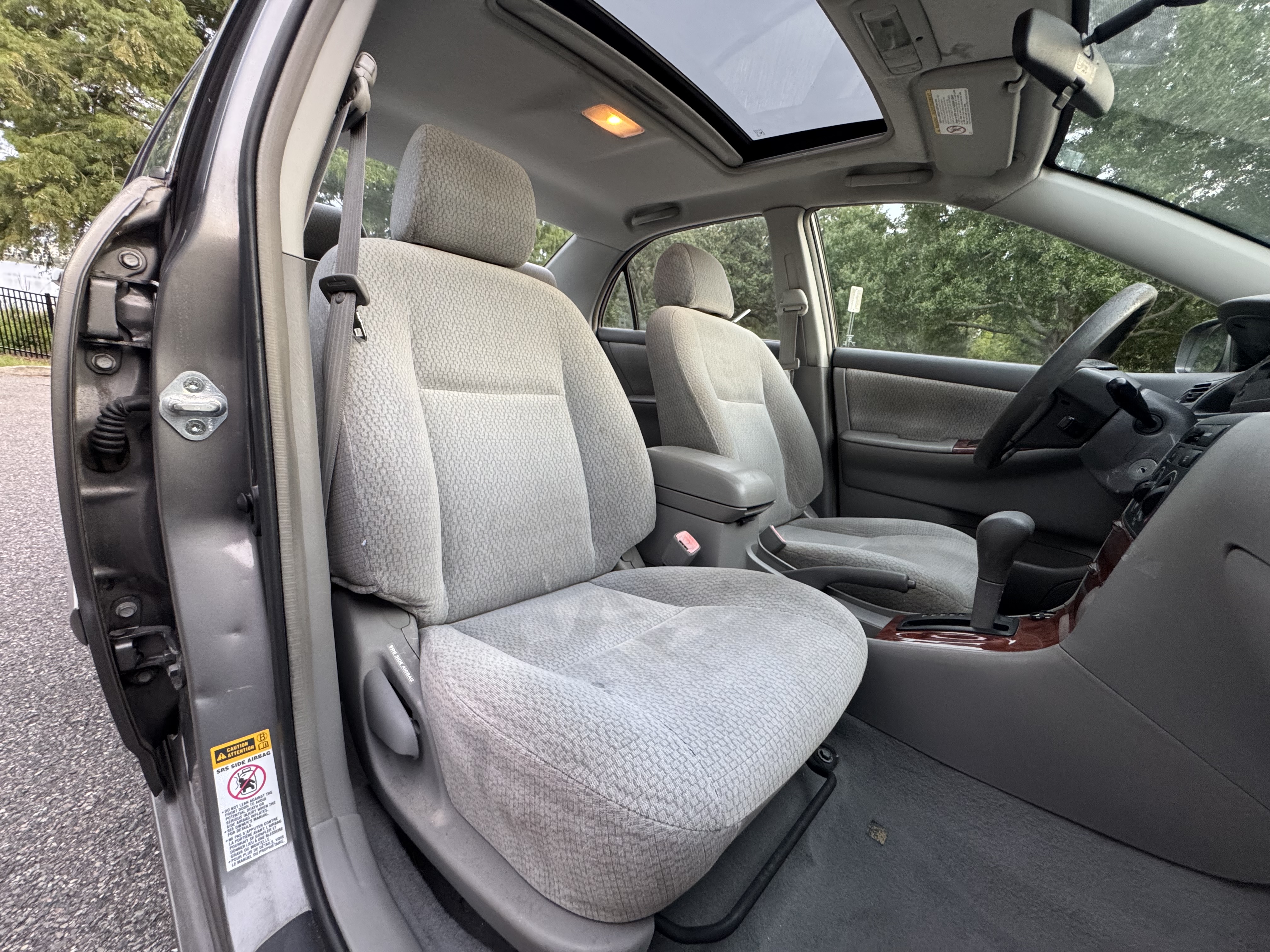Used 2004 Toyota Corolla LE FWD image 11