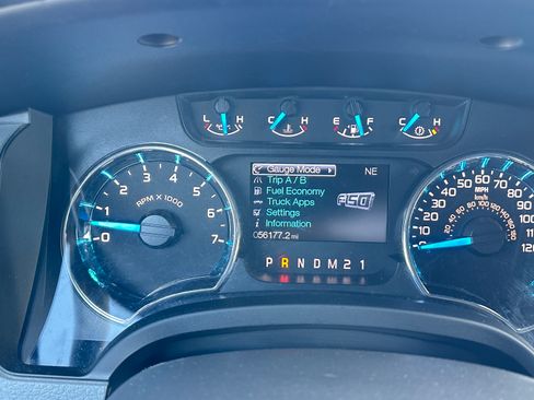 Used 2013 Ford F150 XLT w/ Mid Equipment Group image 8