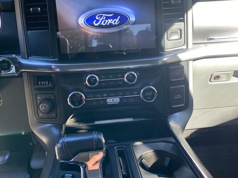 Used 2021 Ford F150 Lariat image 6