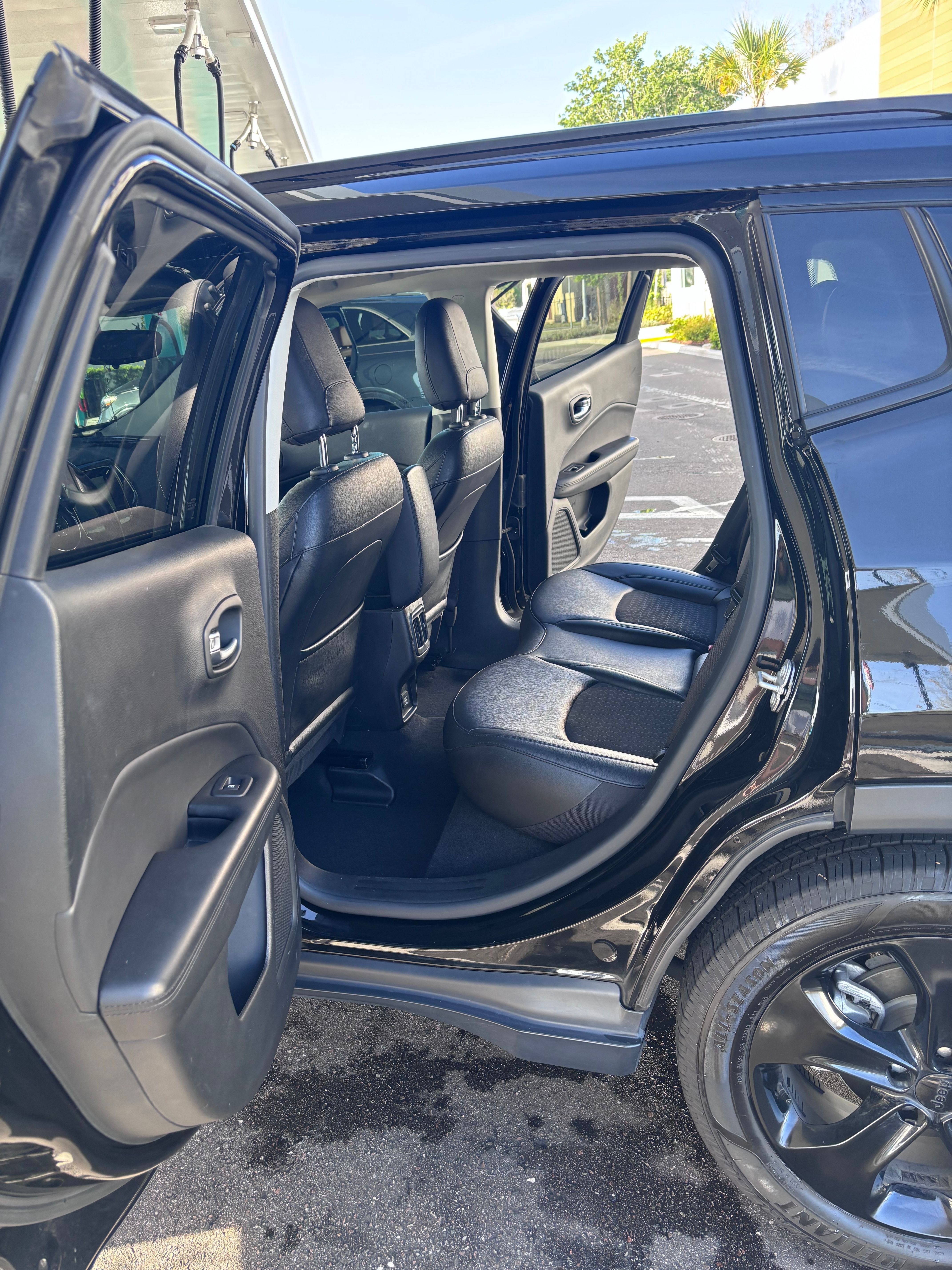 Used 2021 Jeep Compass Latitude FWD image 13