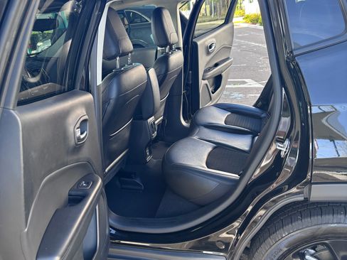 Used 2021 Jeep Compass Latitude image 13