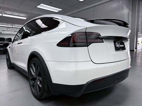 Used 2022 Tesla Model X image 4