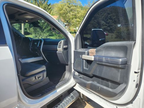 Used 2017 Ford F250 Lariat w/ Lariat Ultimate Package image 10